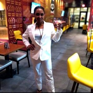 Meet your Posher, Lea